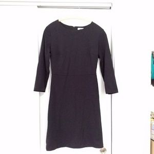 Quarter sleeve black dress